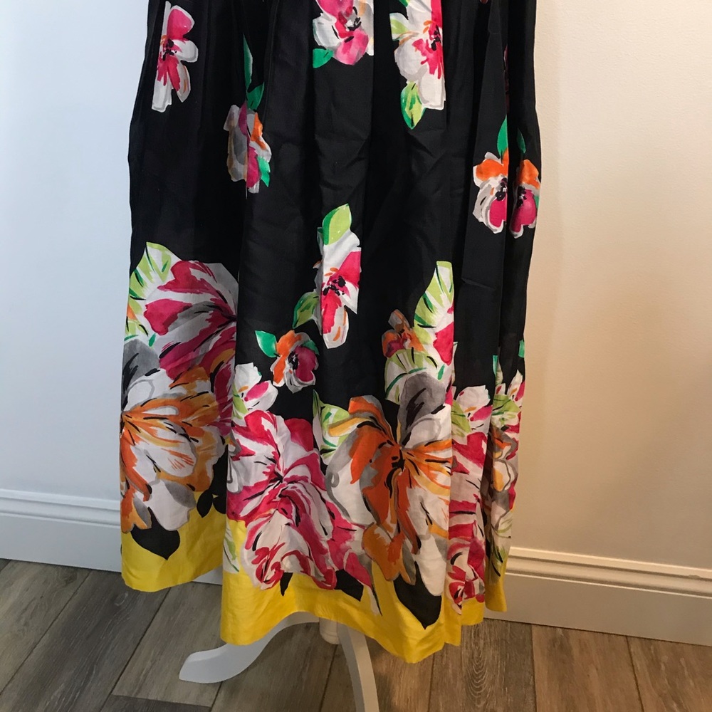 SOLD|Jones New York Floral Fit & Flare Black Dress - Picture 4 of 9